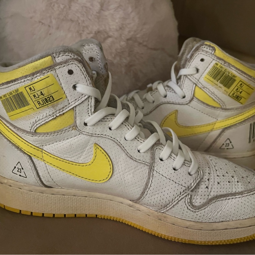 Air Jordan 1 Retro High First Class Flight Sneakers  Shoes 5 US 555088-170